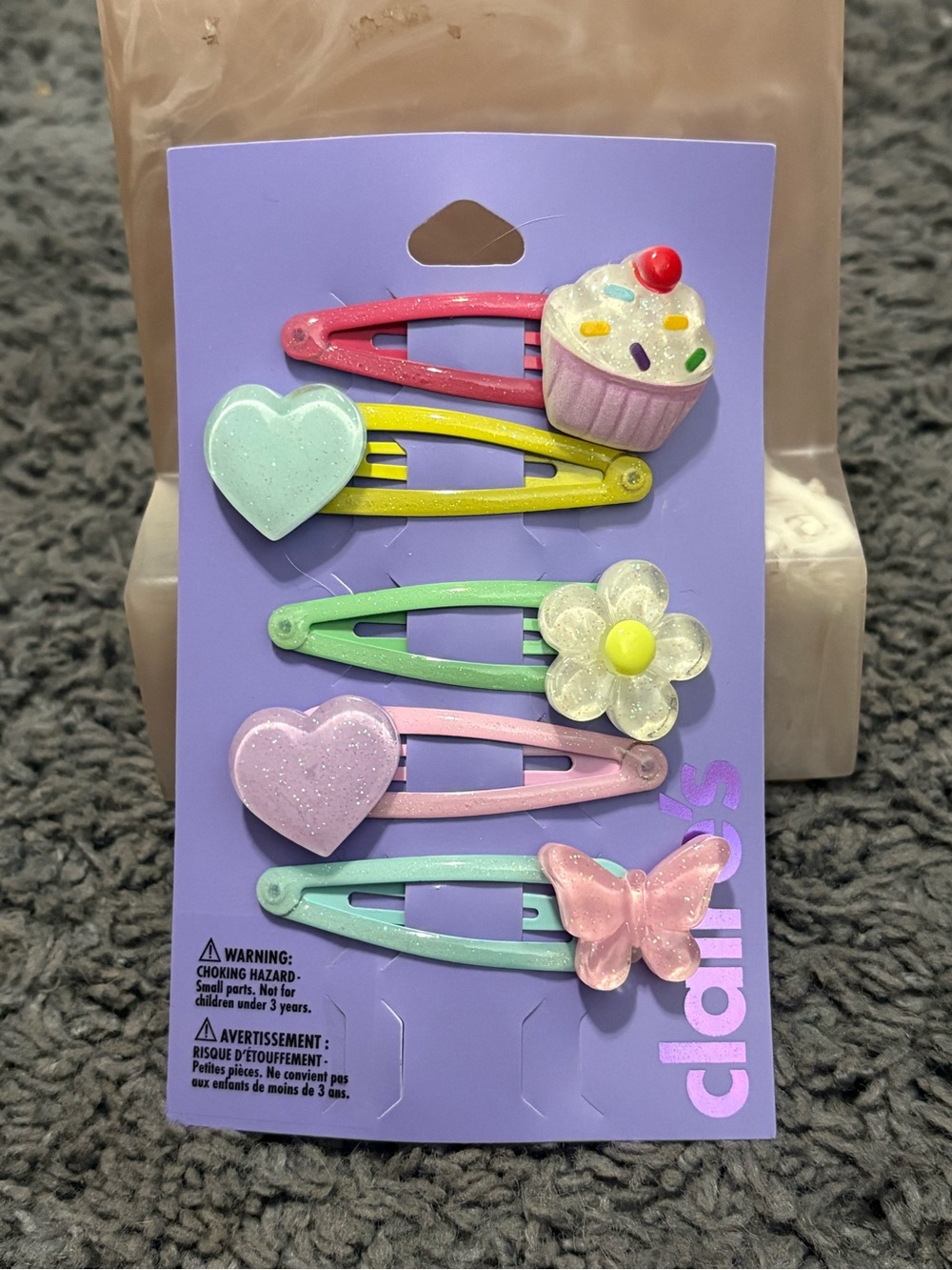 NWT Claire’s set of 6 hair clips - 2 unicorns, 2 stars, & 2 iridescent bows